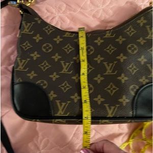 Super cute small cross body bag